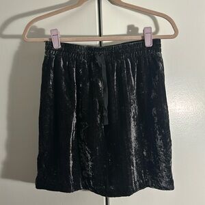 🐾4 for $40 Loft gray crushed velvet skirt